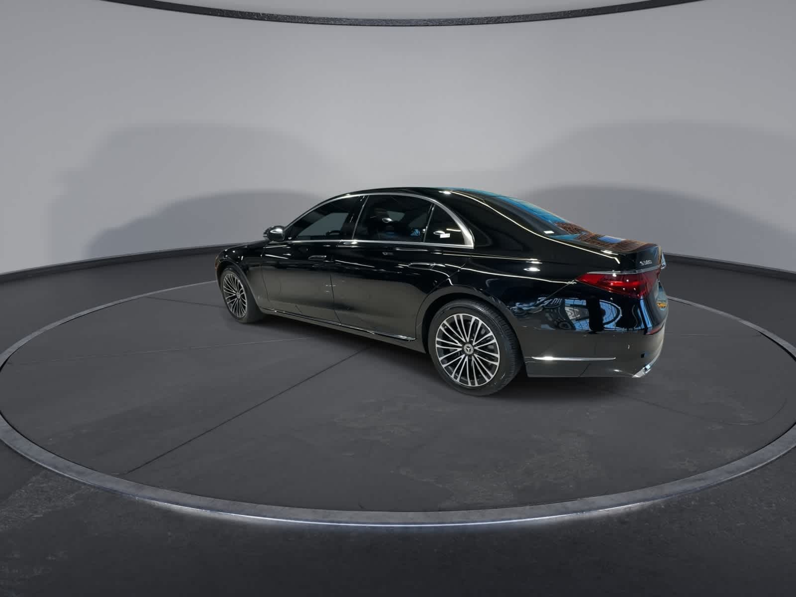 Thumbnail: 2024 Mercedes-Benz S-Class - 10