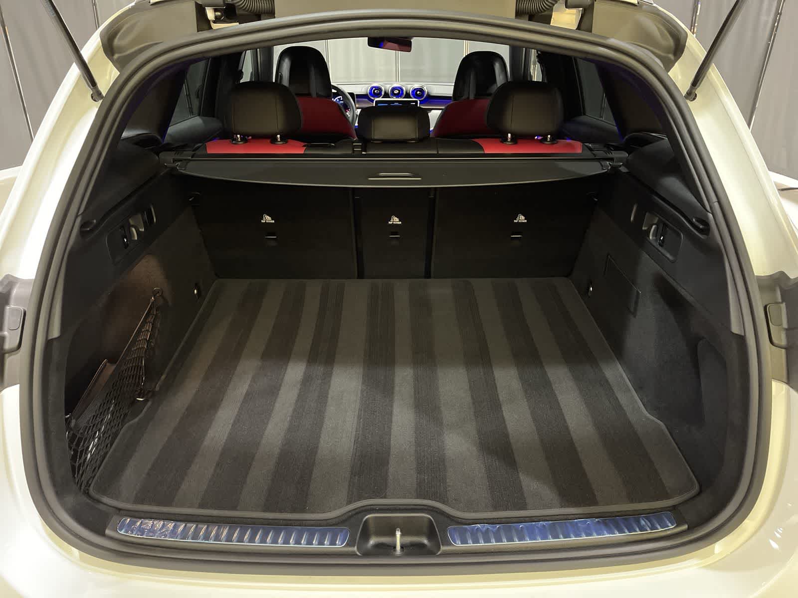 Thumbnail: 2025 Mercedes-Benz GLC - 31