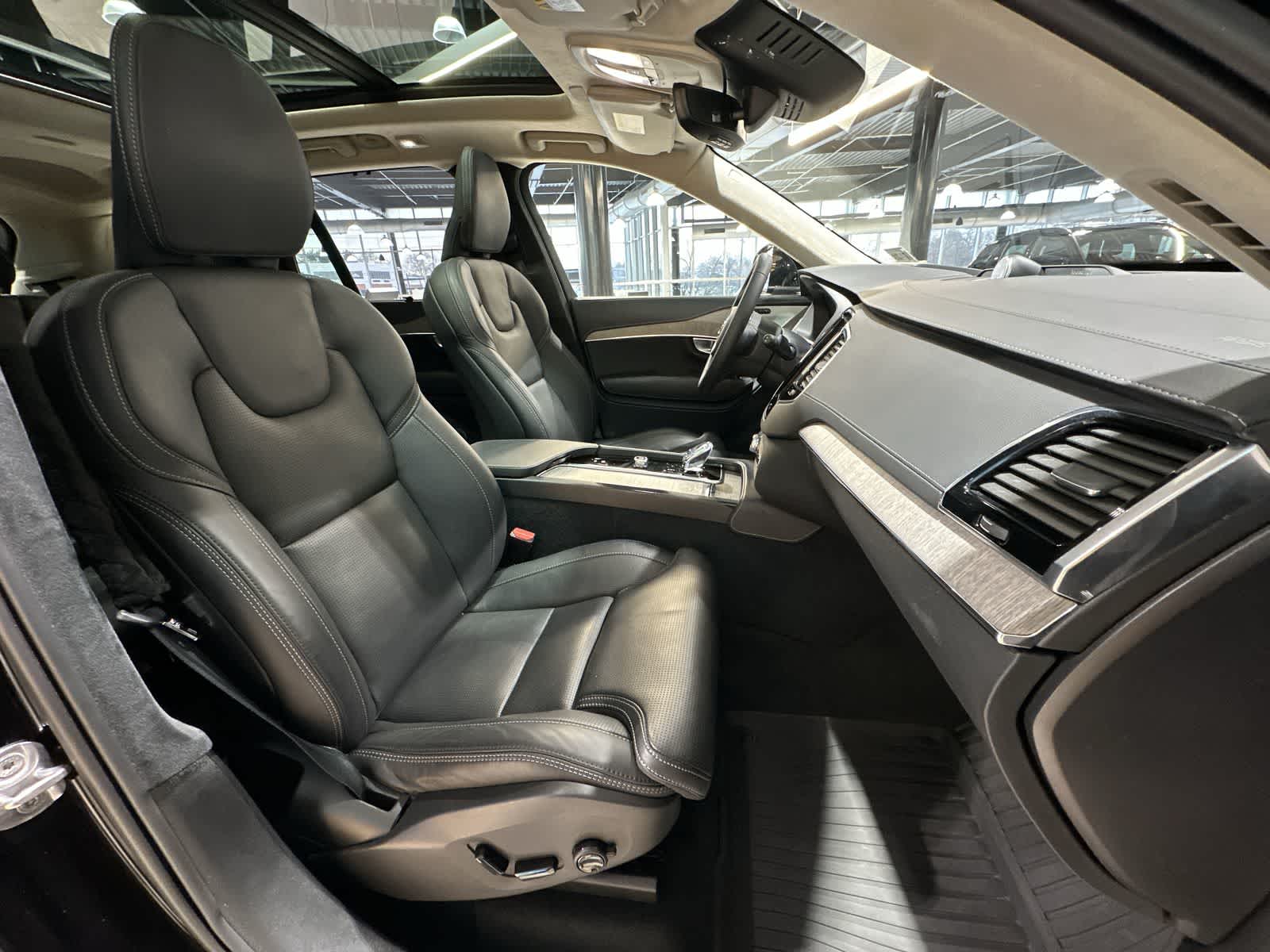 Thumbnail: 2024 Volvo XC90 - 25