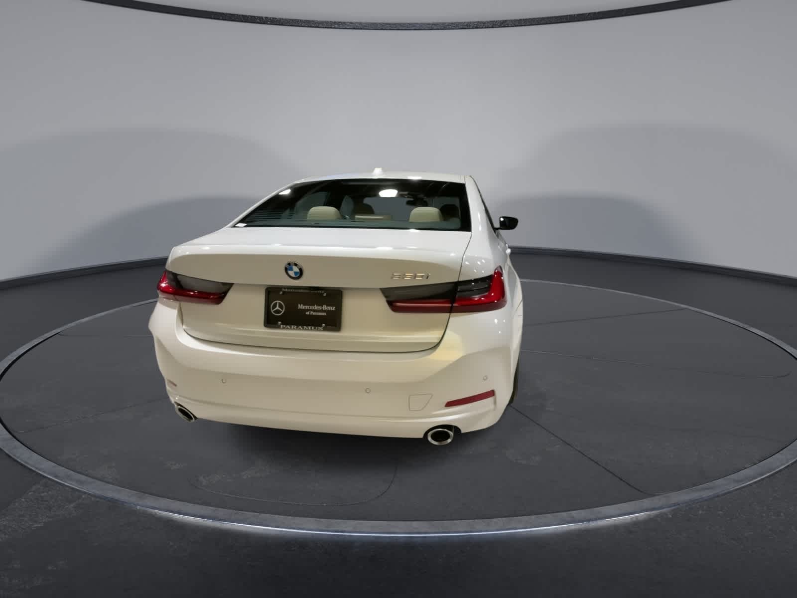 Thumbnail: 2024 BMW 3 Series - 10