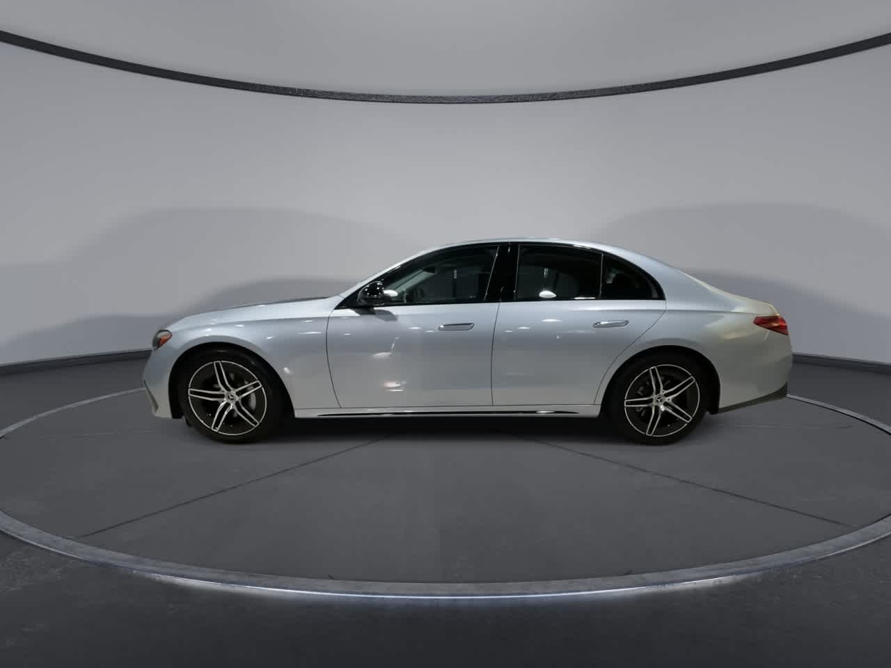 Thumbnail: 2025 Mercedes-Benz E-Class - 8