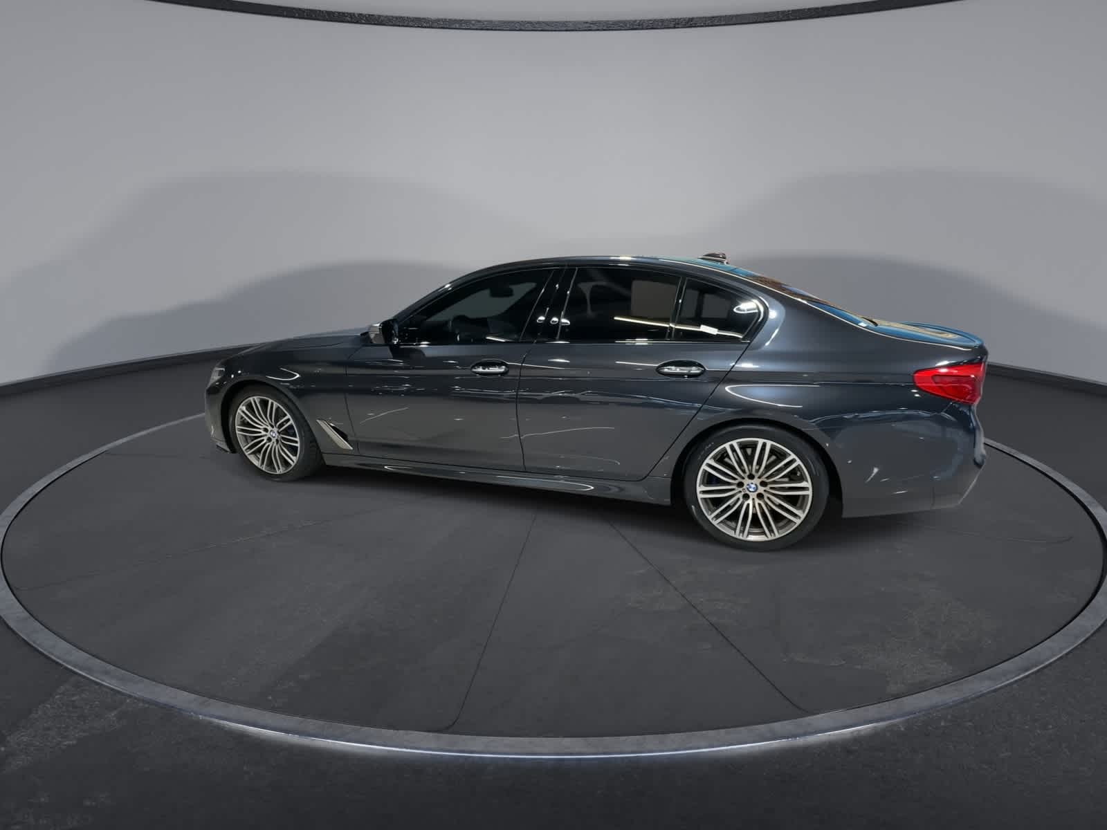 Thumbnail: 2018 BMW 5 Series - 6