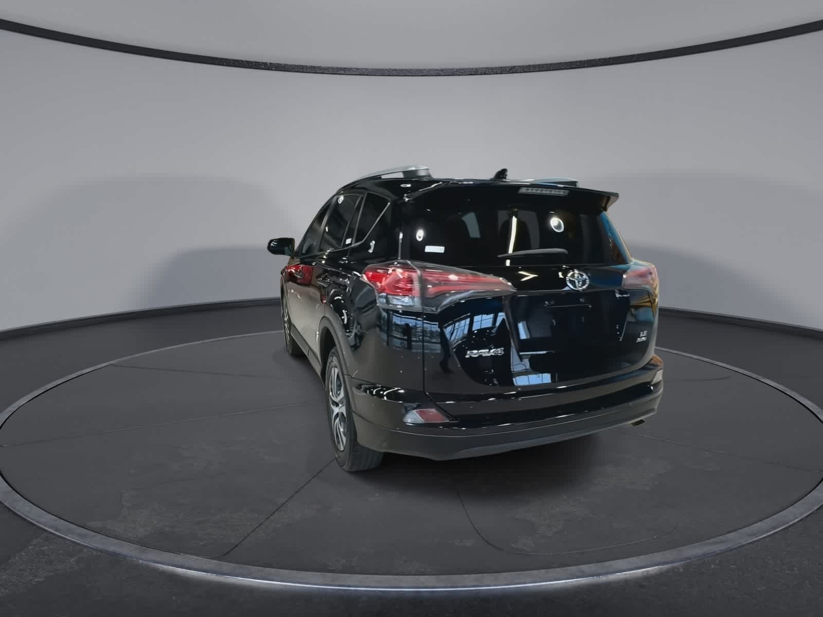 Thumbnail: 2016 Toyota RAV4 - 11