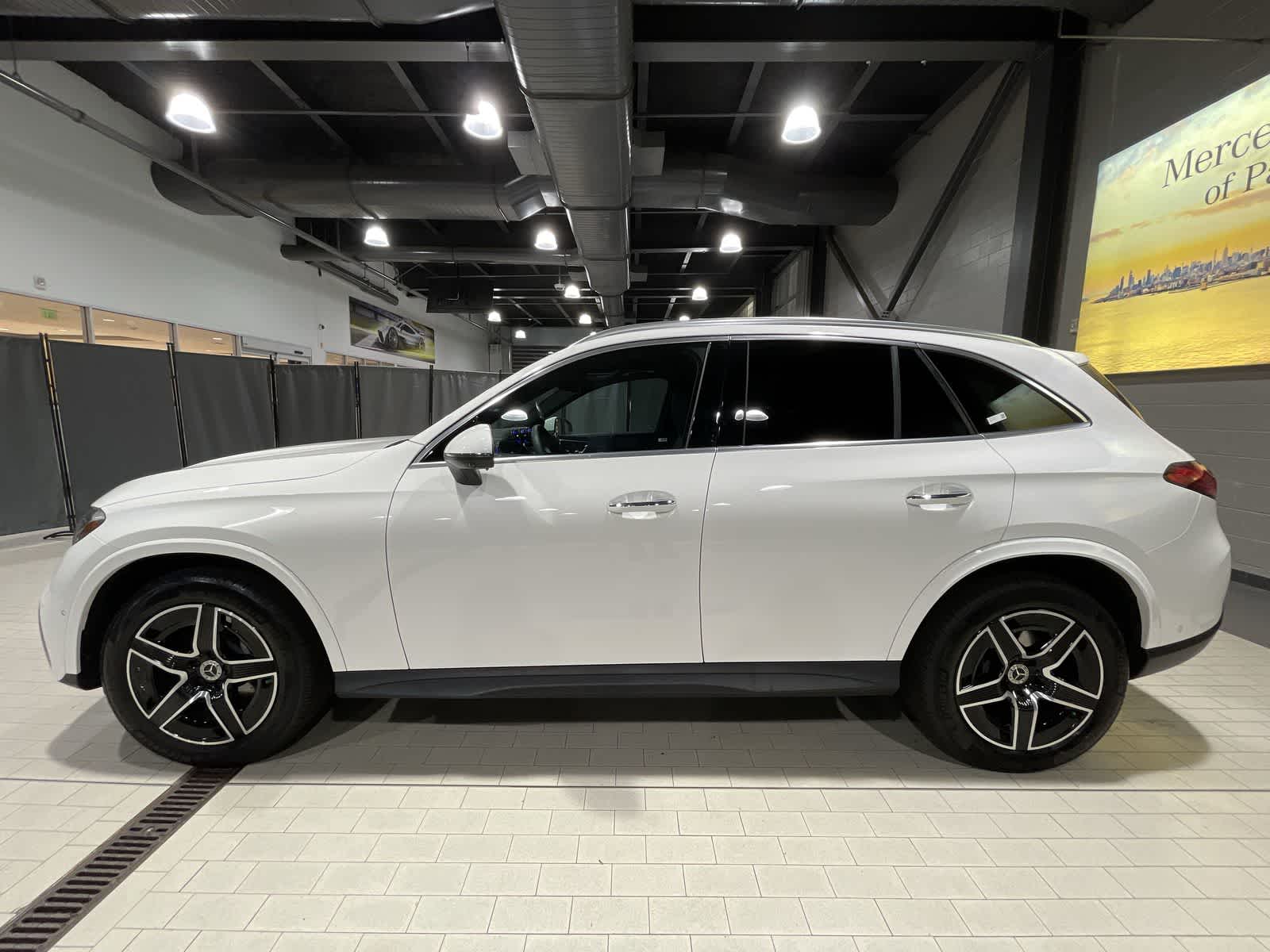 Thumbnail: 2025 Mercedes-Benz GLC - 15