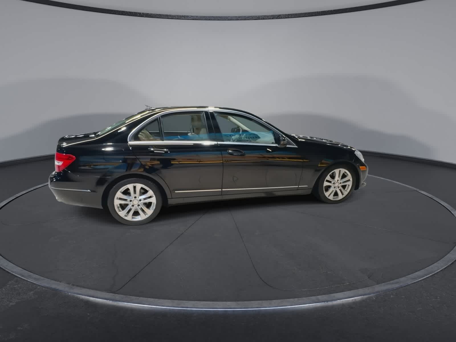 Thumbnail: 2014 Mercedes-Benz C-Class - 12