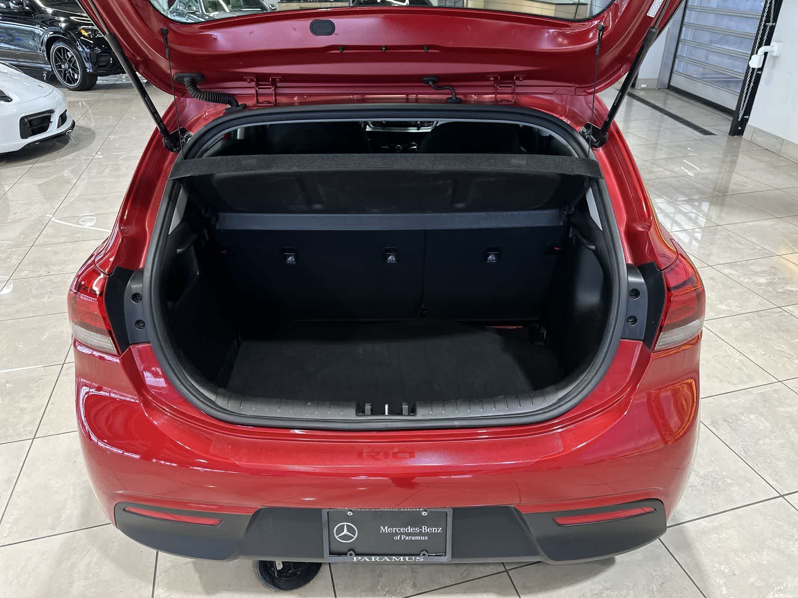 Thumbnail: 2022 Kia Rio - 31