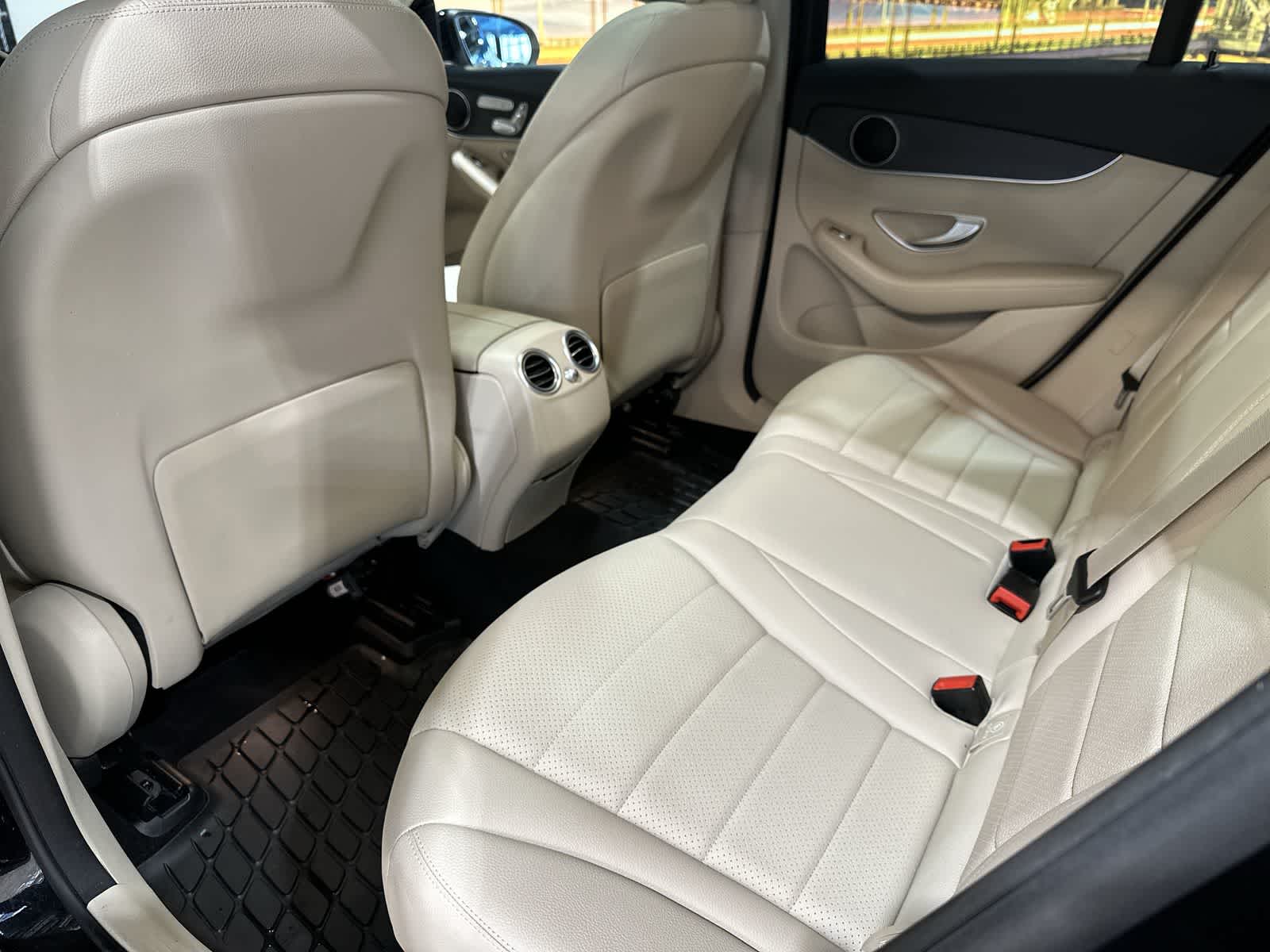 Thumbnail: 2022 Mercedes-Benz GLC - 24