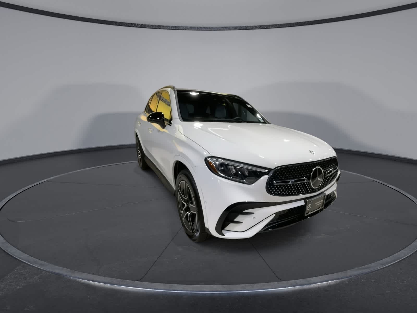 2025 Mercedes Benz GLC 300 4MATIC photo 3