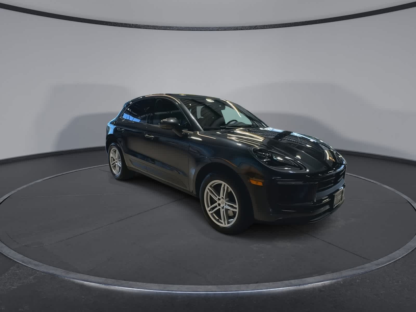 Thumbnail: 2023 Porsche Macan - 2