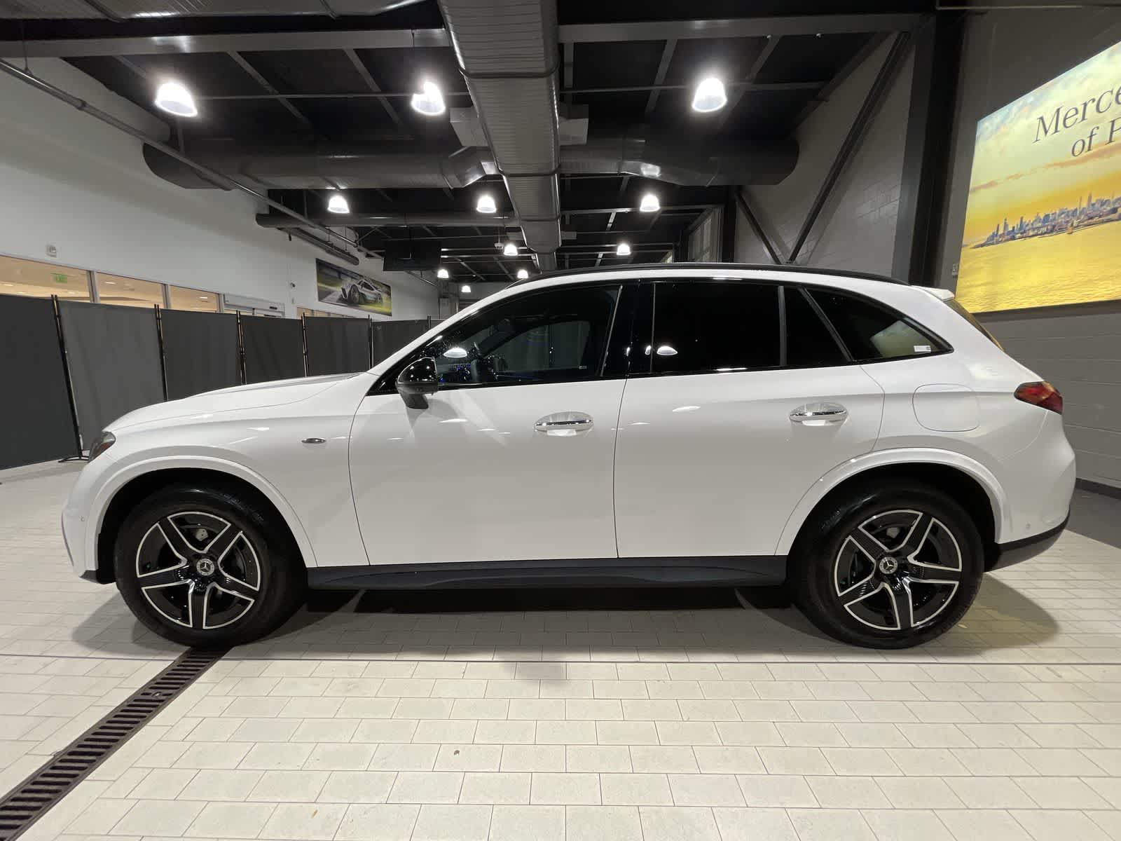 Thumbnail: 2025 Mercedes-Benz GLC - 15