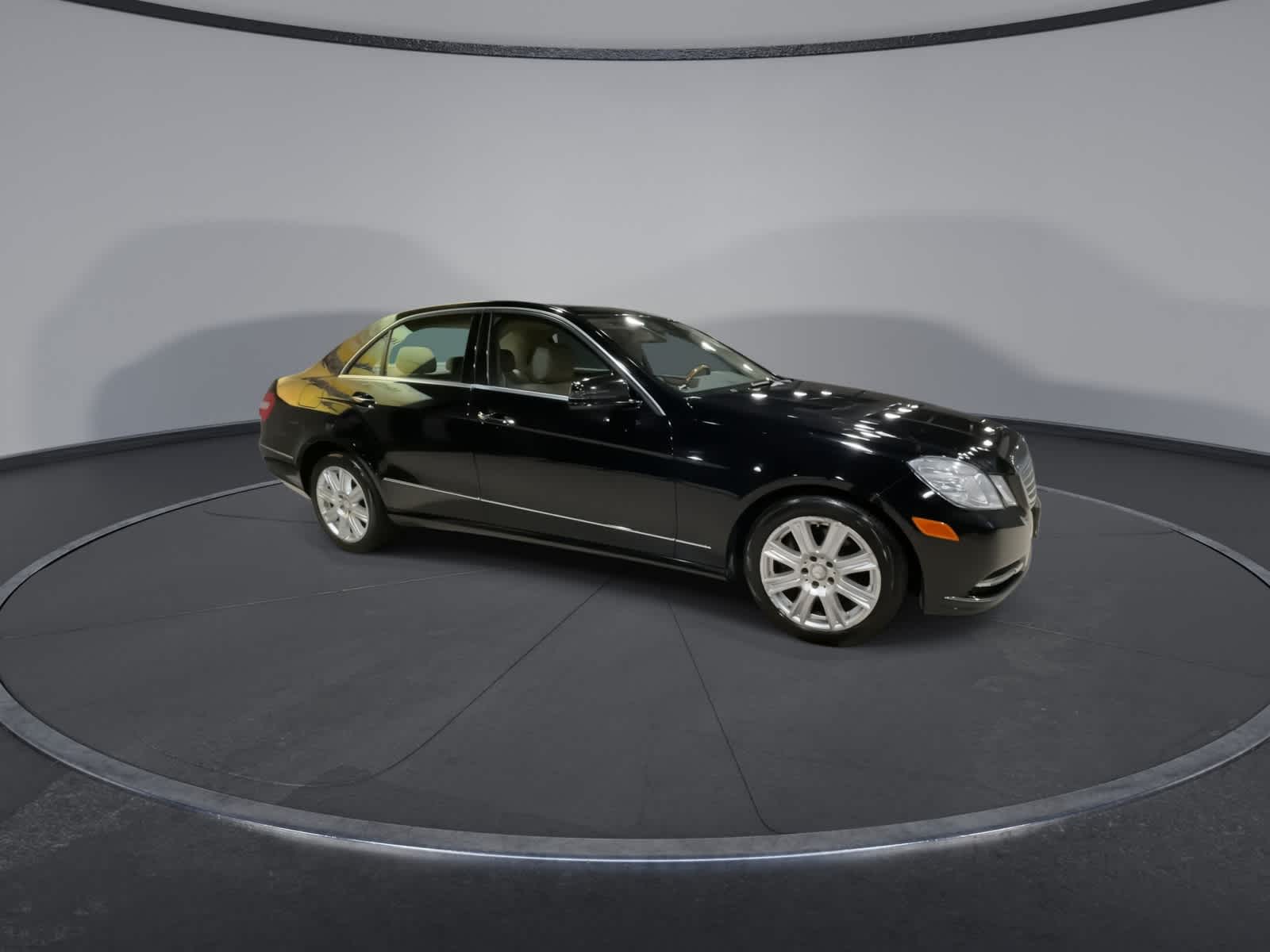 2013 Mercedes Benz E 350 4MATIC photo 3