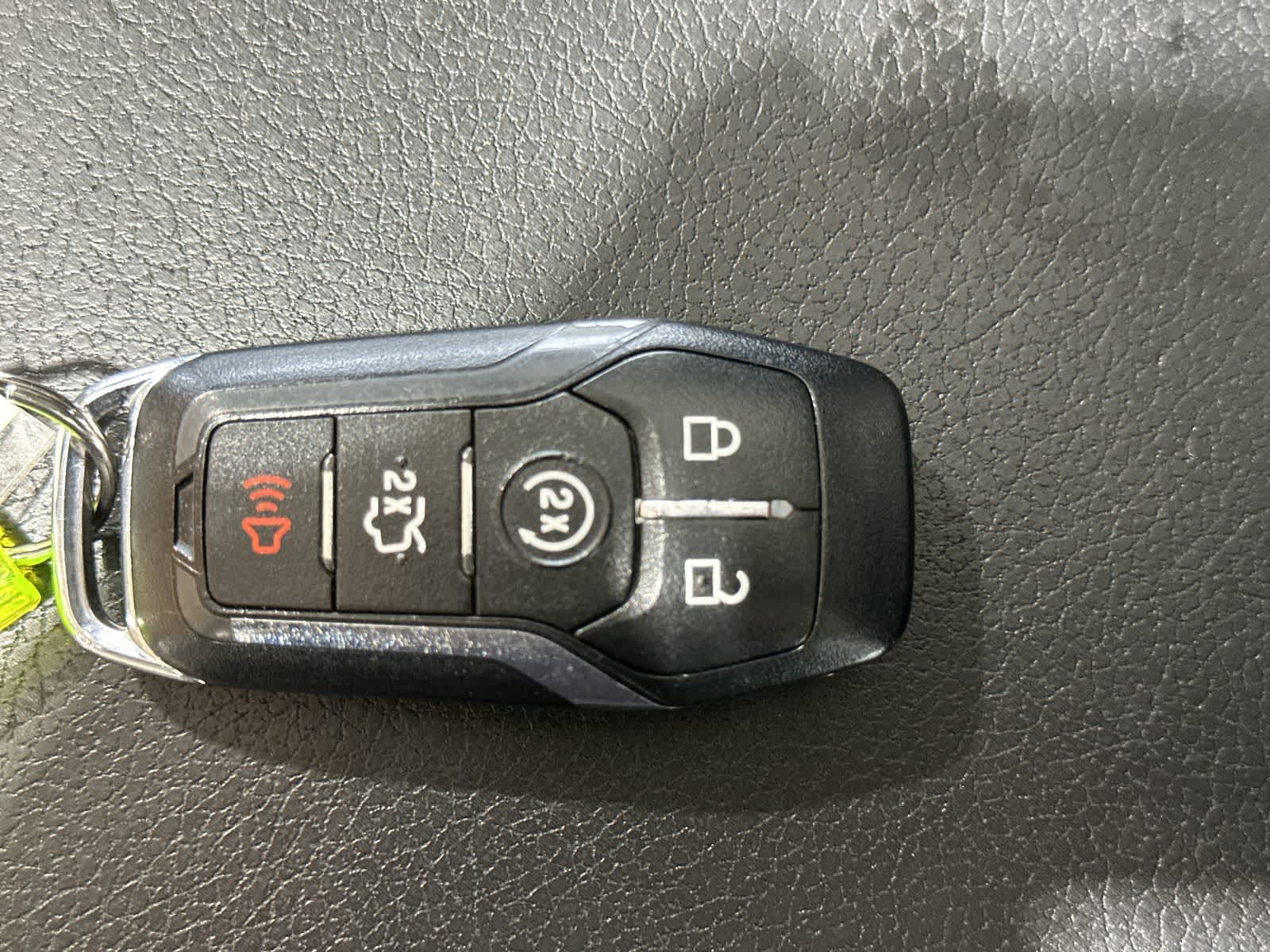 Thumbnail: 2016 Lincoln MKX - 32