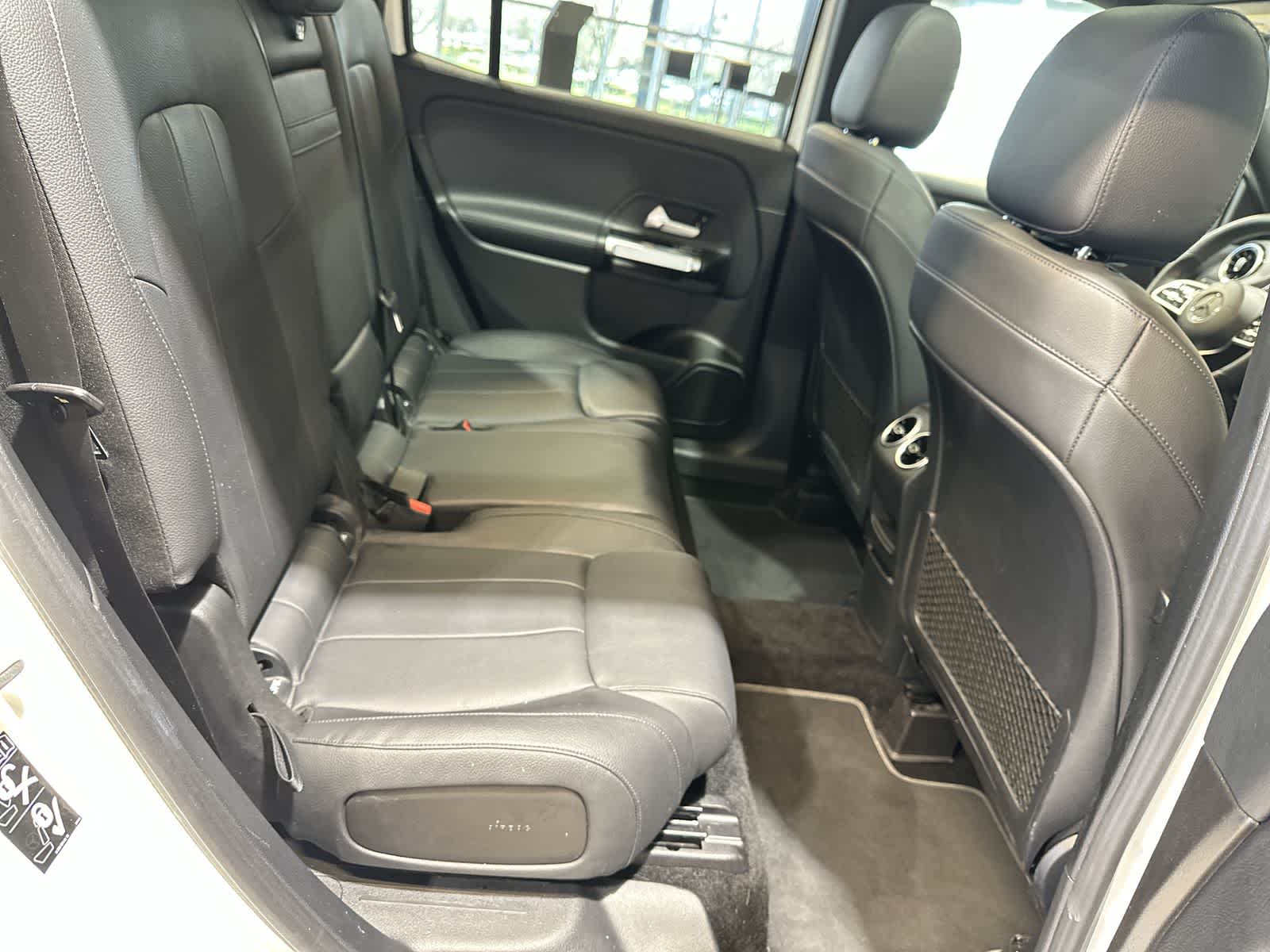 Thumbnail: 2020 Mercedes-Benz GLB - 25