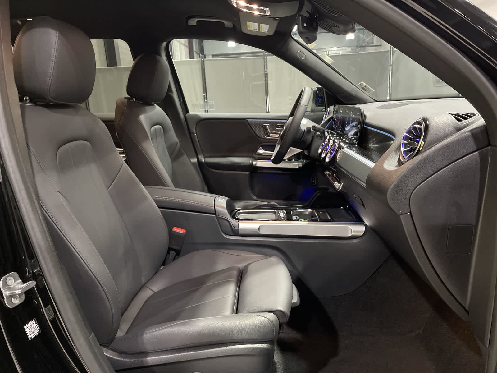 Thumbnail: 2025 Mercedes-Benz GLB - 26