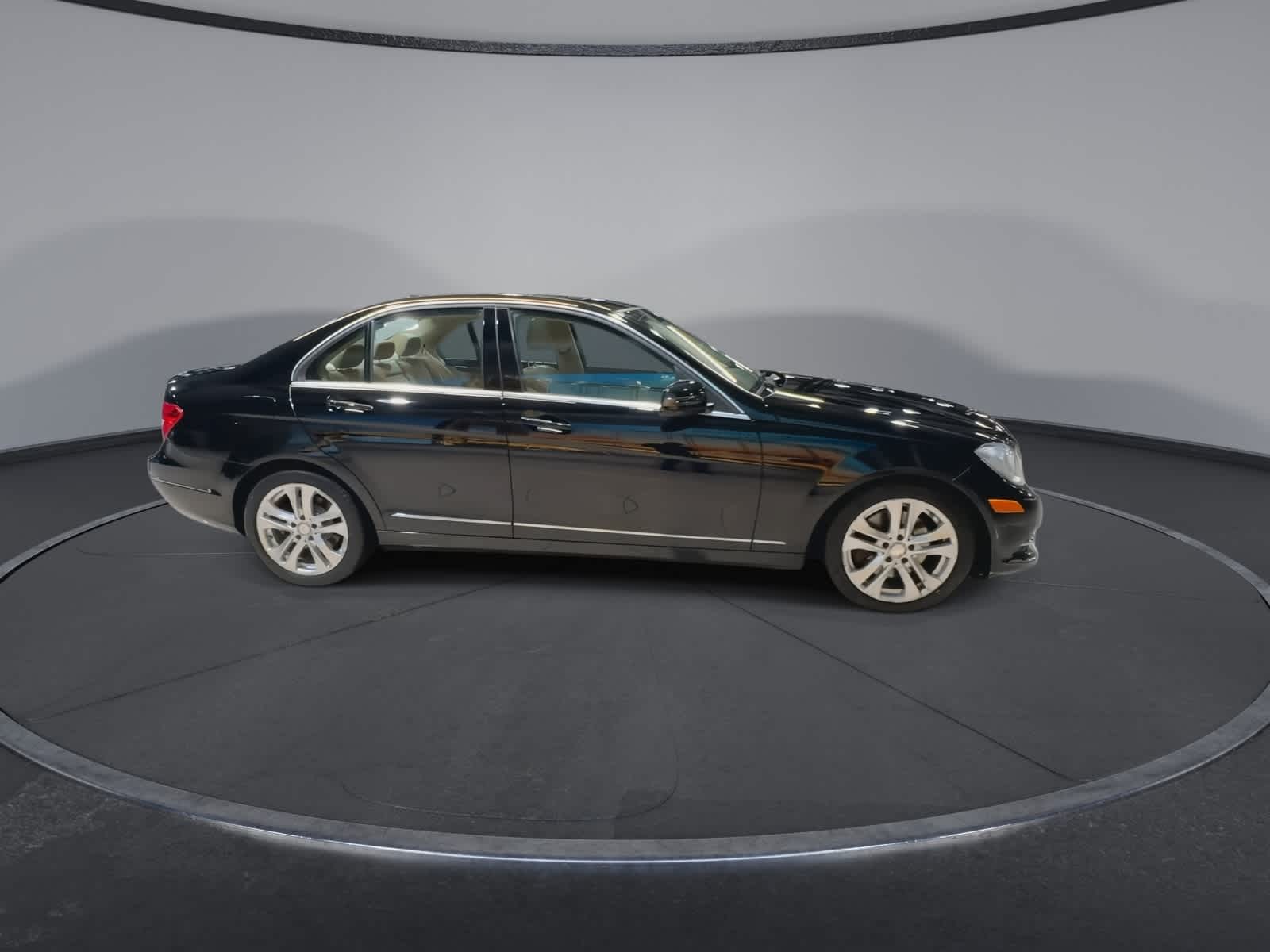 Thumbnail: 2014 Mercedes-Benz C-Class - 13