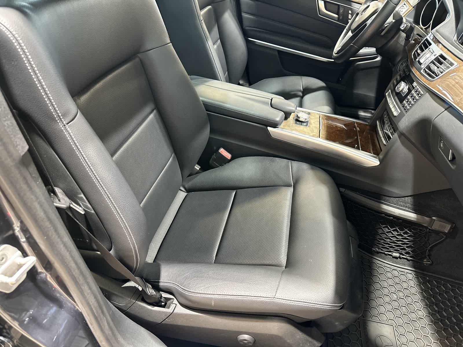 Thumbnail: 2015 Mercedes-Benz E-Class - 26