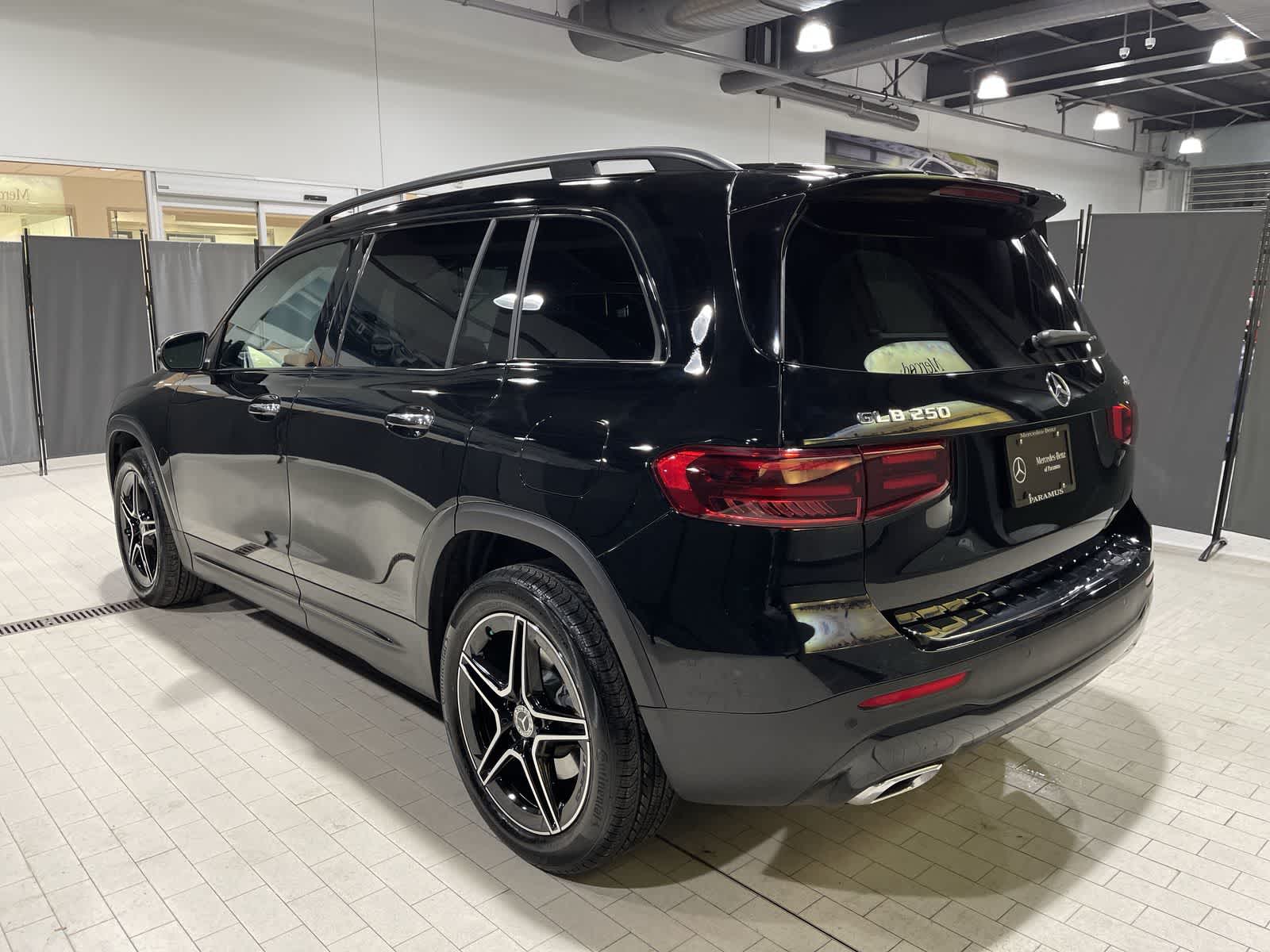 Thumbnail: 2025 Mercedes-Benz GLB - 16