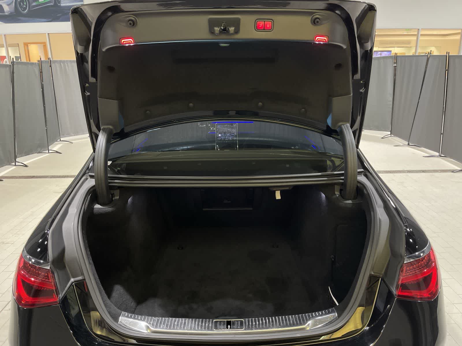 Thumbnail: 2023 Mercedes-Benz S-Class - 31