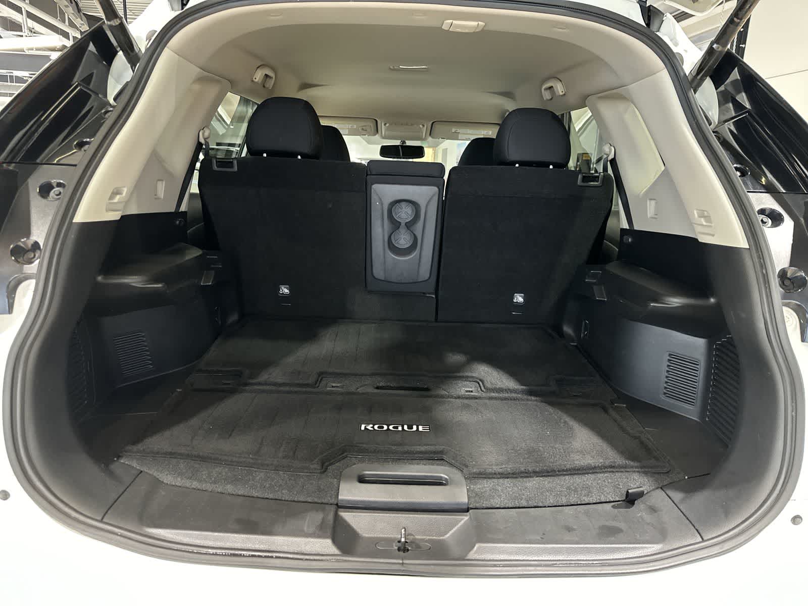 Thumbnail: 2017 Nissan Rogue - 31