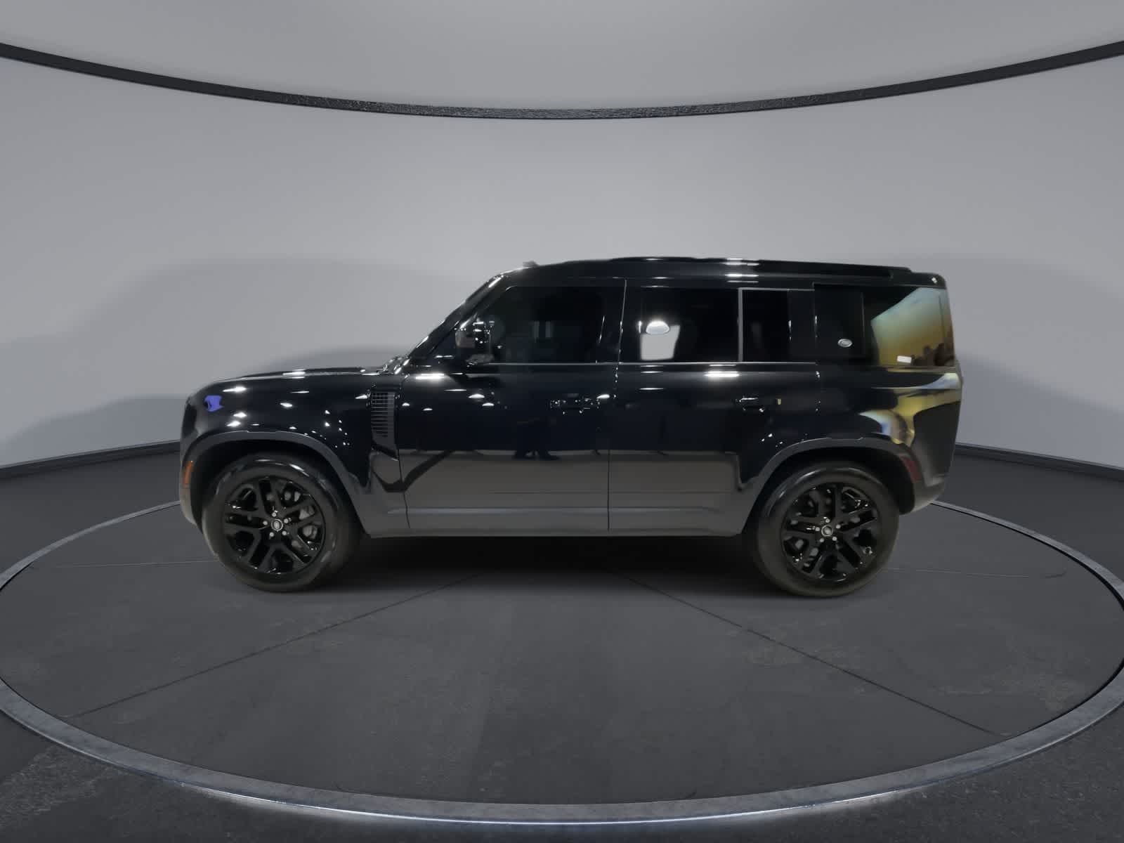 Thumbnail: 2023 Land Rover Defender - 8