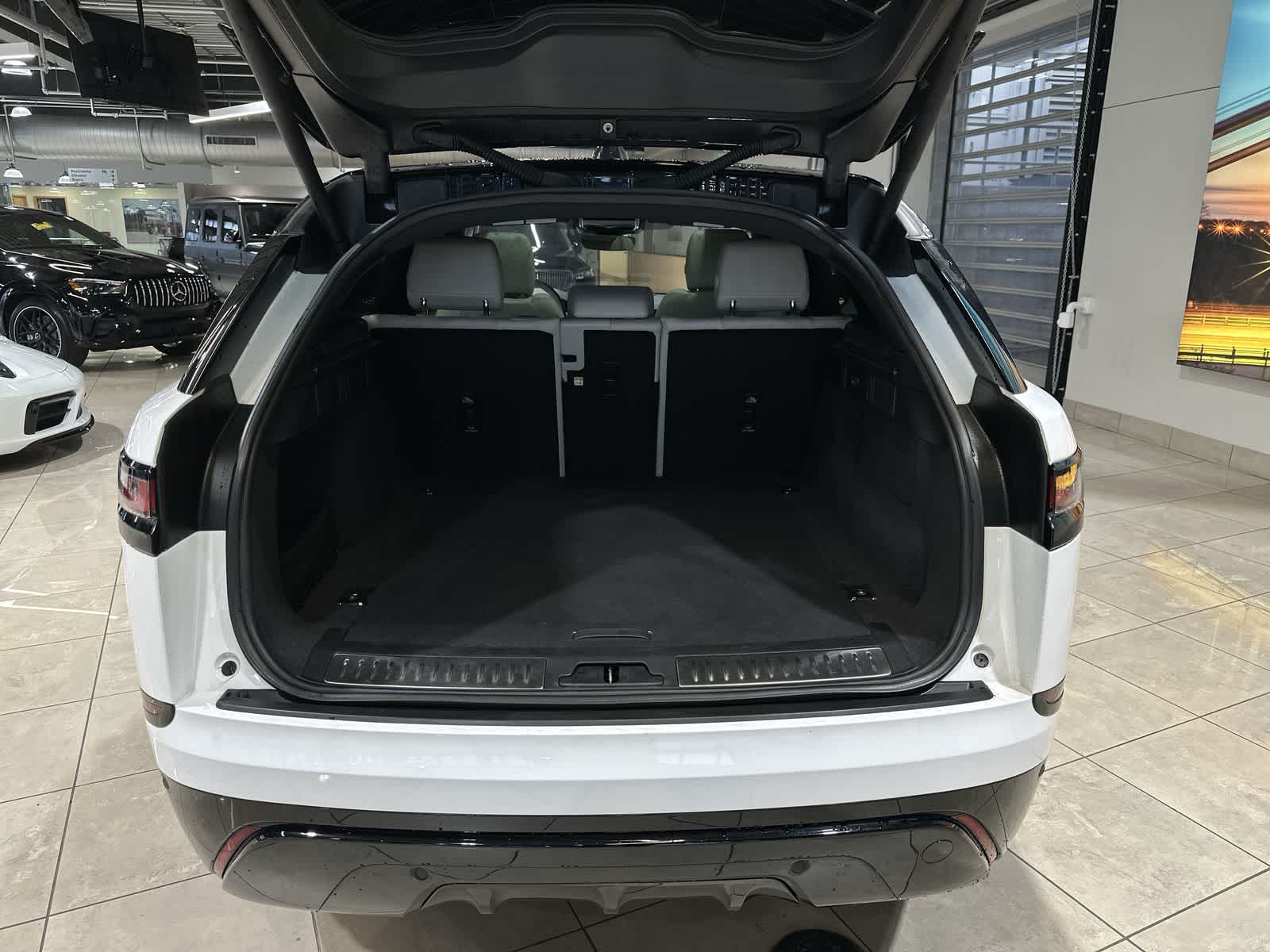 Thumbnail: 2021 Land Rover Range Rover Velar - 31