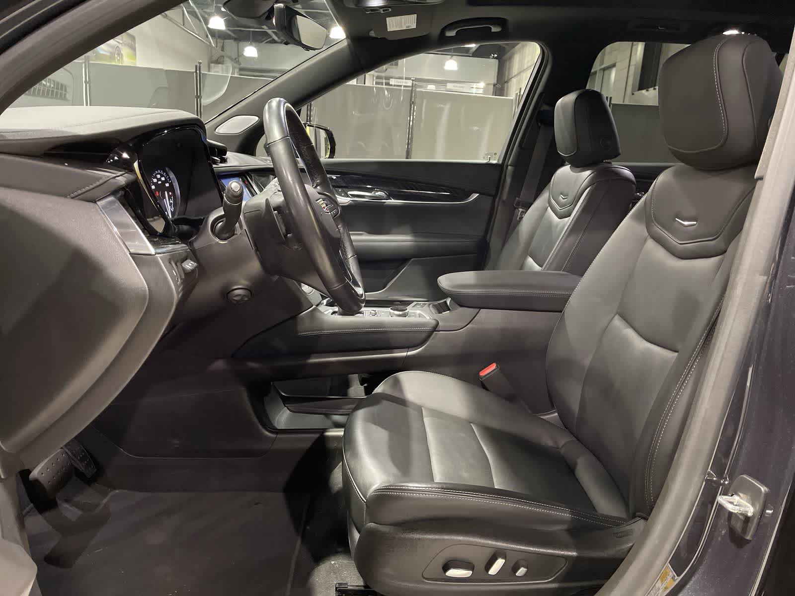 Thumbnail: 2022 Cadillac XT6 - 23