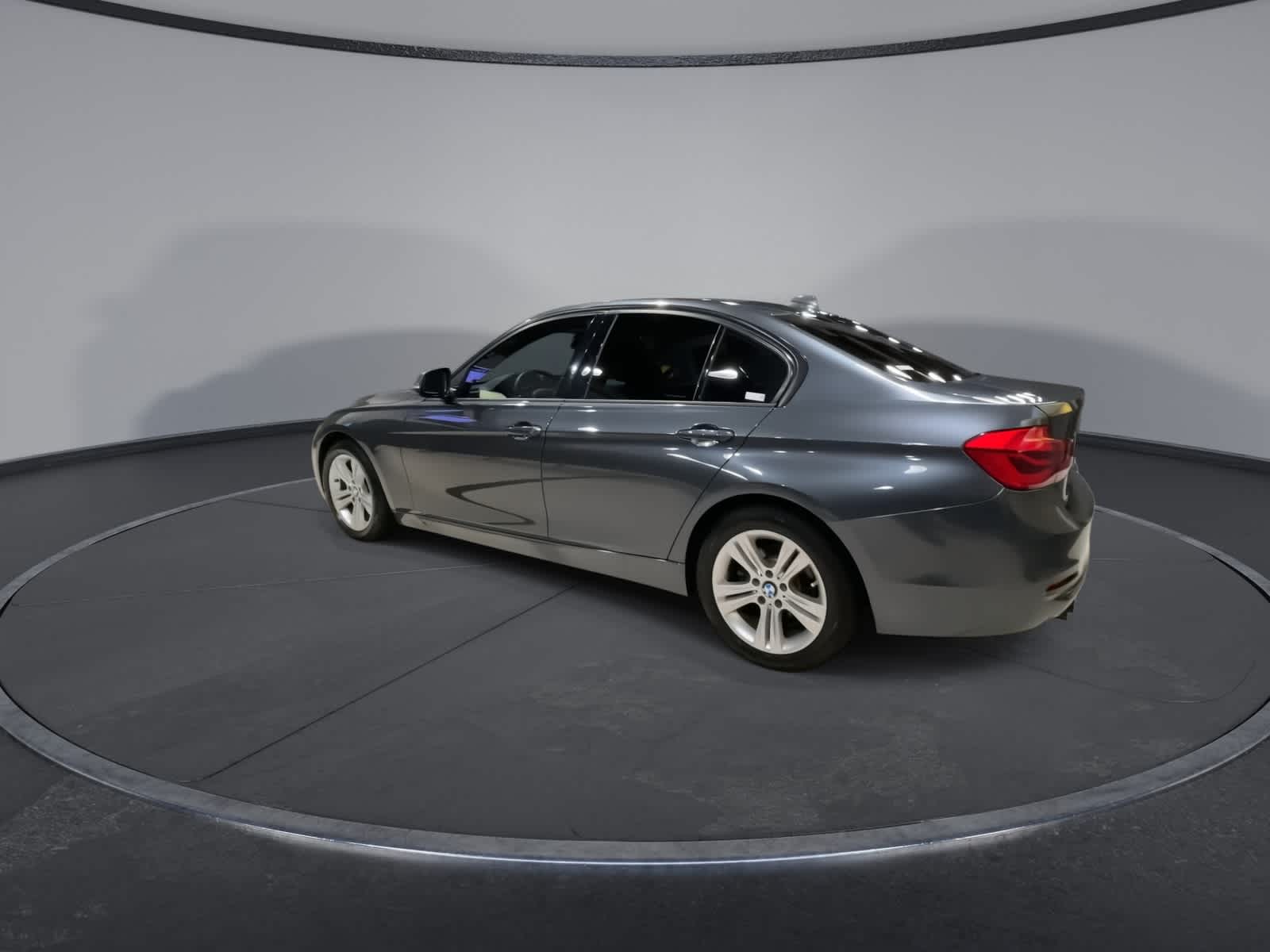 Thumbnail: 2016 BMW 3 Series - 9