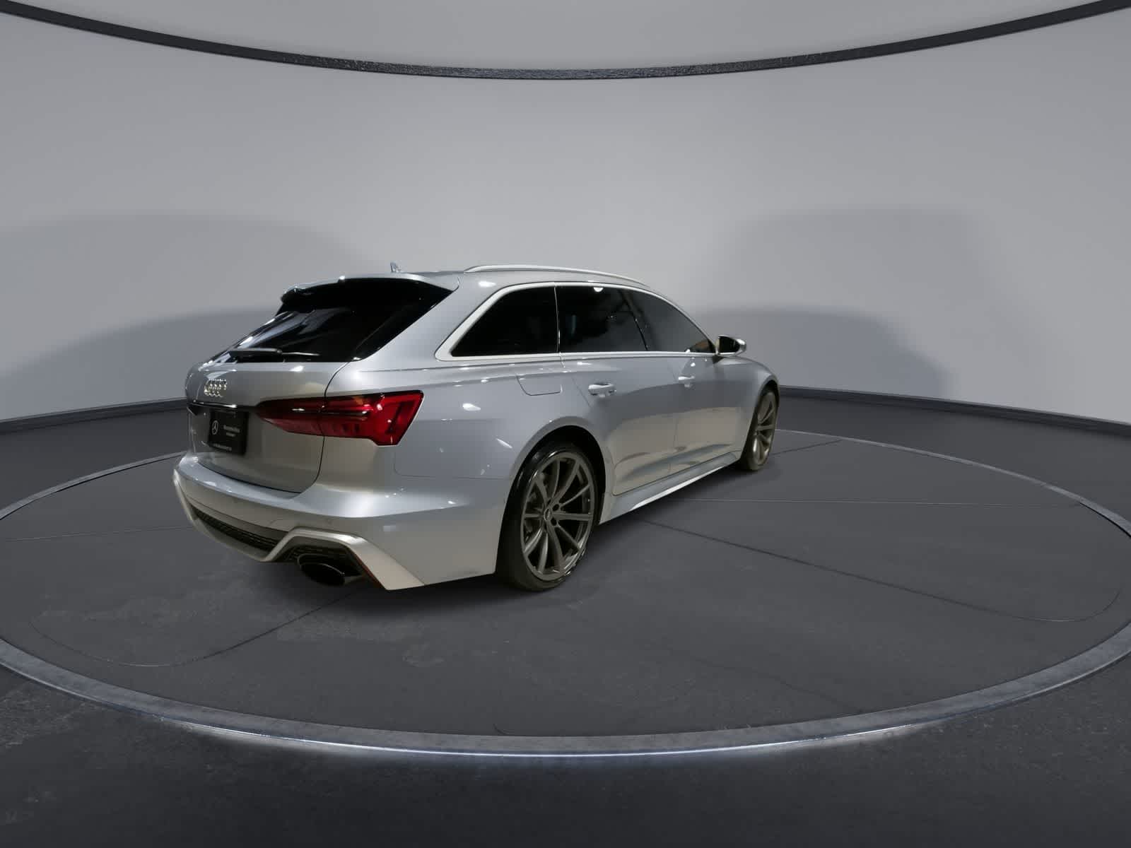 Thumbnail: 2023 Audi RS 6 - 10