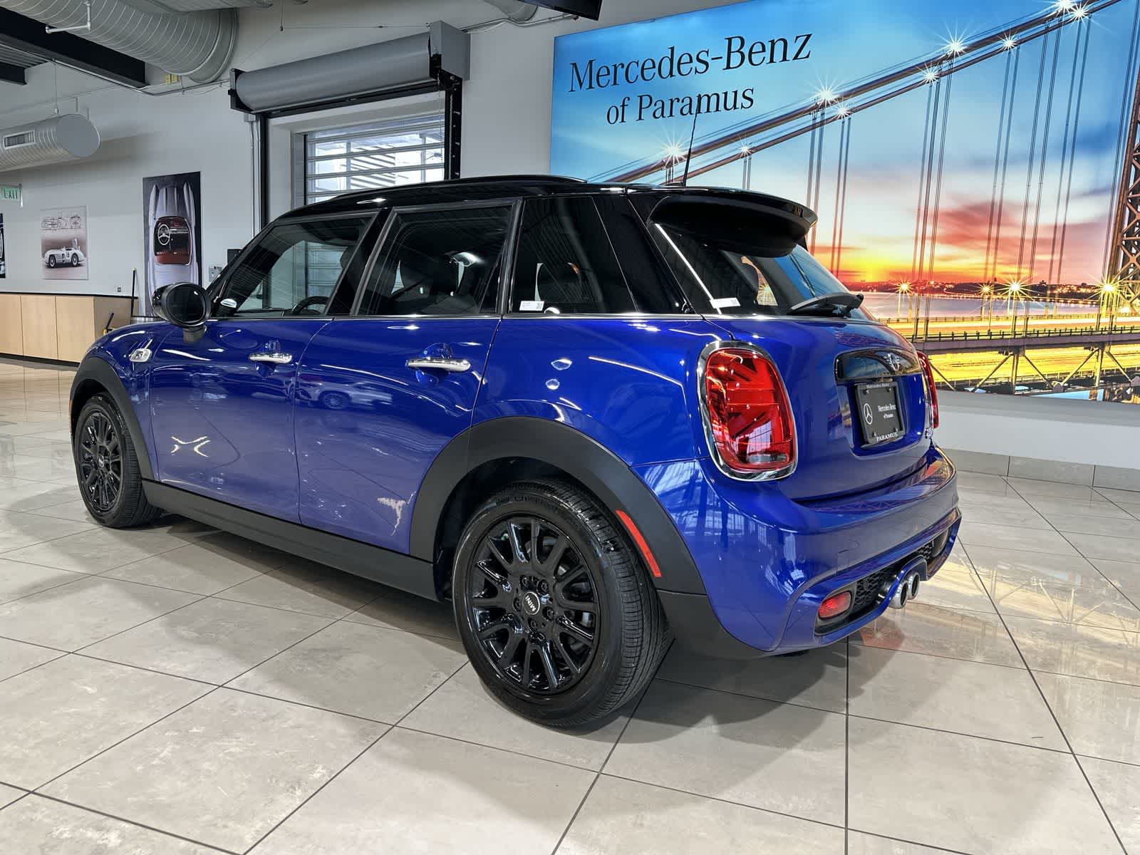 Thumbnail: 2021 MINI Cooper Hardtop - 16