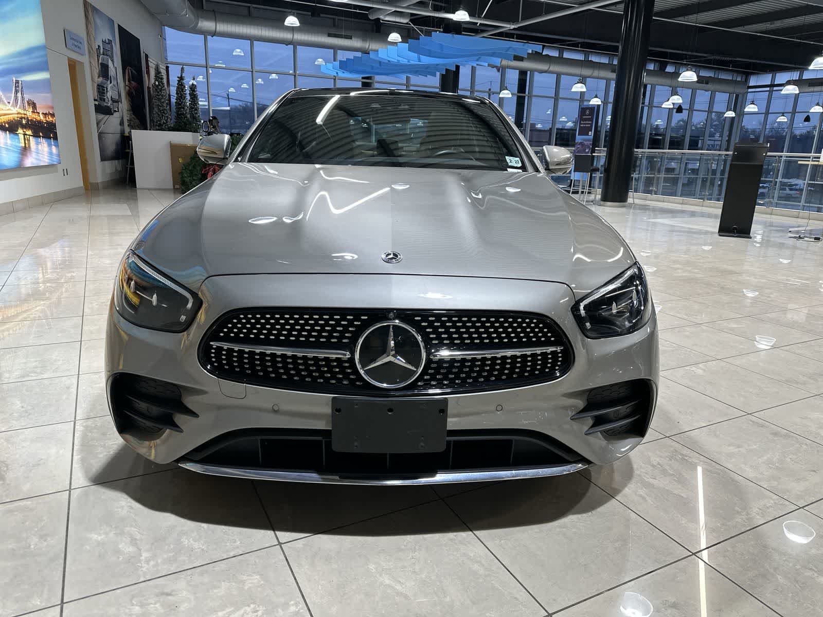 Thumbnail: 2022 Mercedes-Benz E-Class - 18