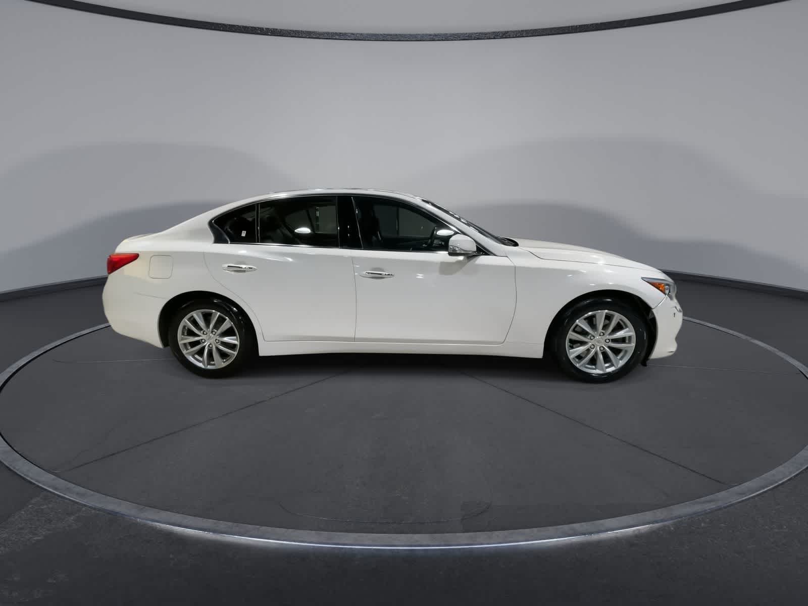 Thumbnail: 2017 INFINITI Q50 - 2