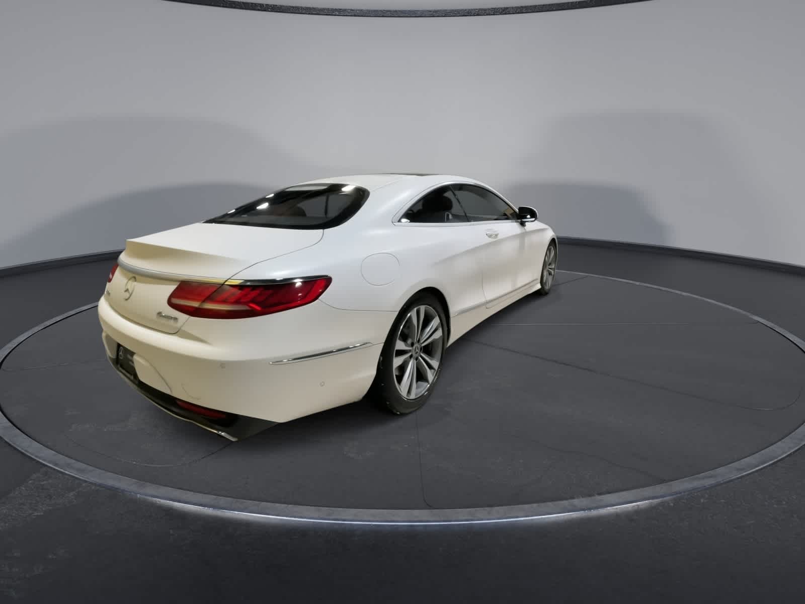 Thumbnail: 2018 Mercedes-Benz S-Class - 10