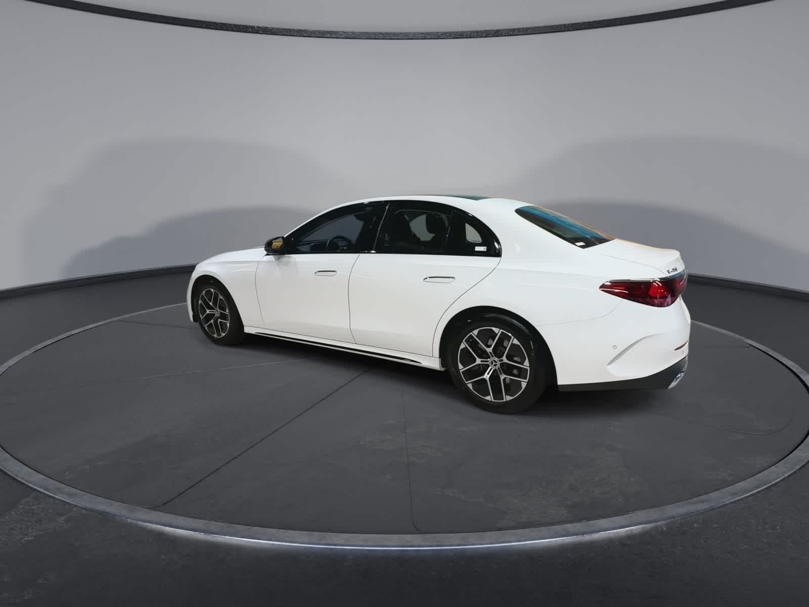 Thumbnail: 2025 Mercedes-Benz E-Class - 8