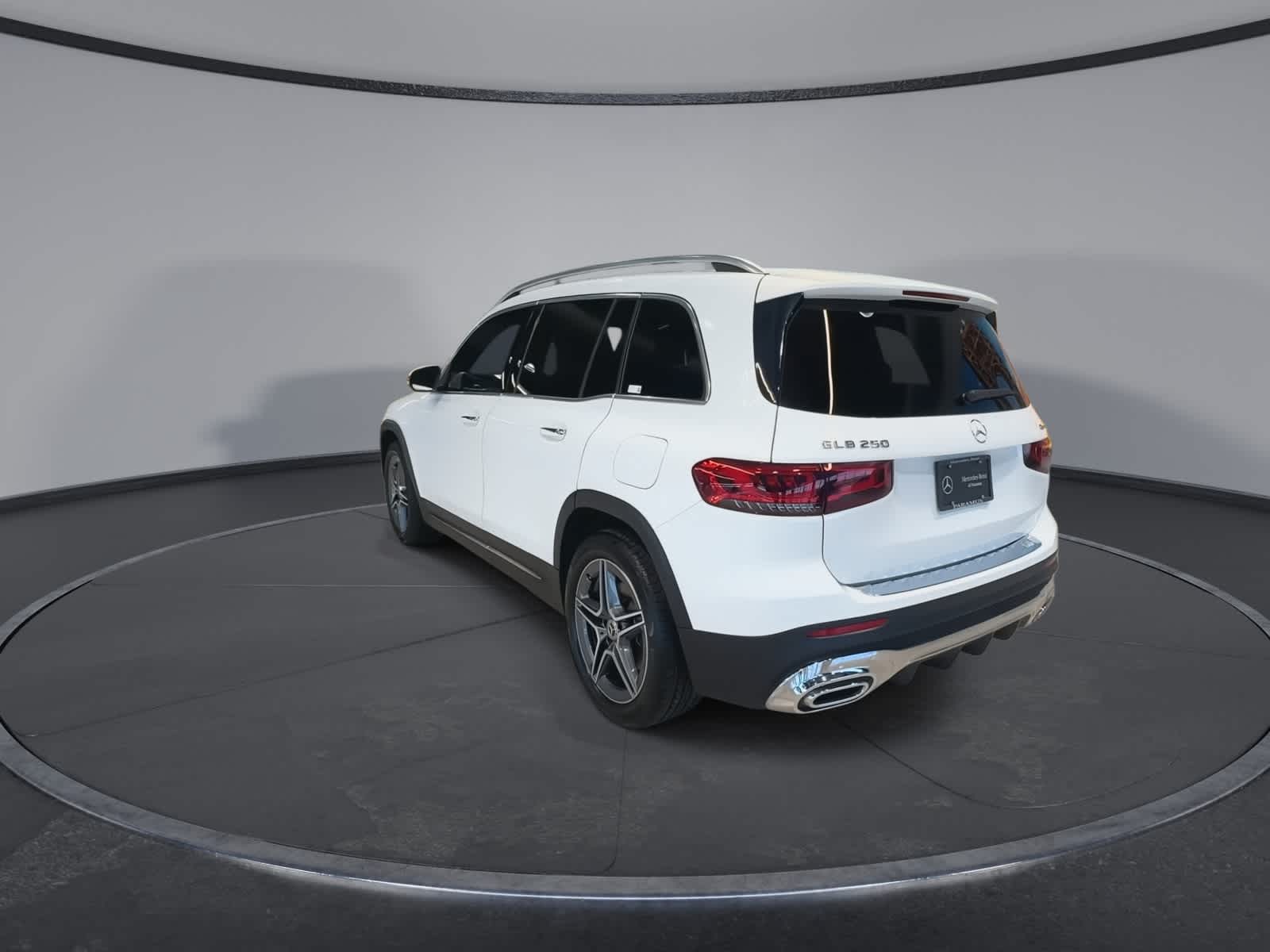 Thumbnail: 2022 Mercedes-Benz GLB - 9