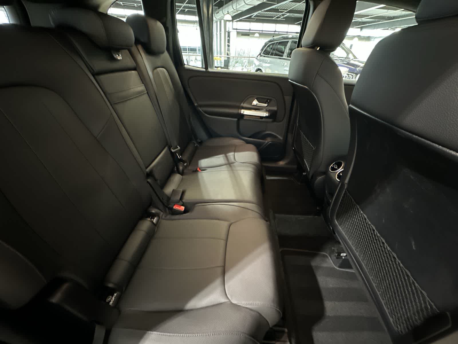 Thumbnail: 2025 Mercedes-Benz GLB - 25