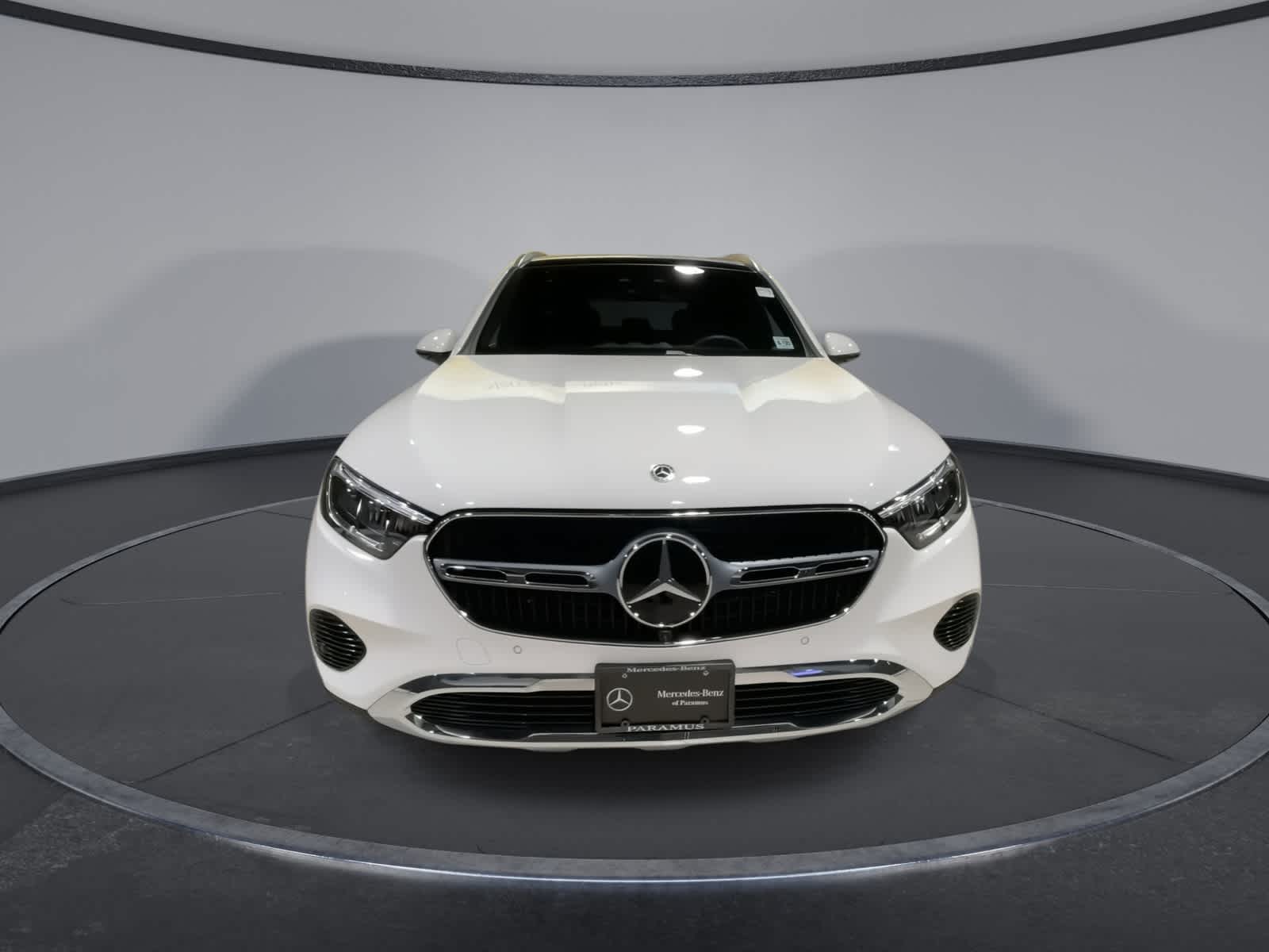 2025 Mercedes Benz GLC 300 4MATIC photo 4