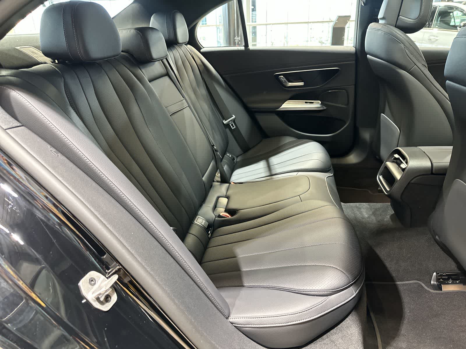 Thumbnail: 2025 Mercedes-Benz E-Class - 25