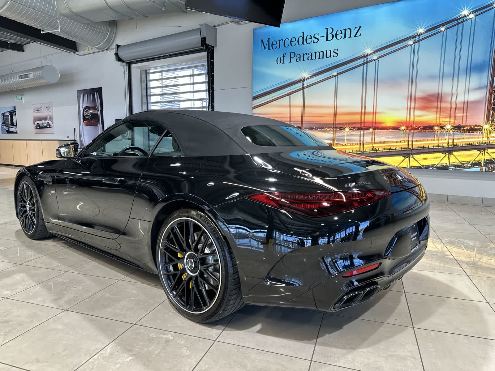 Thumbnail: 2022 Mercedes-Benz SL-Class - 16