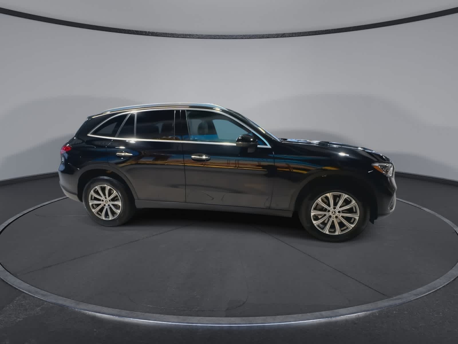 Thumbnail: 2025 Mercedes-Benz GLC - 13