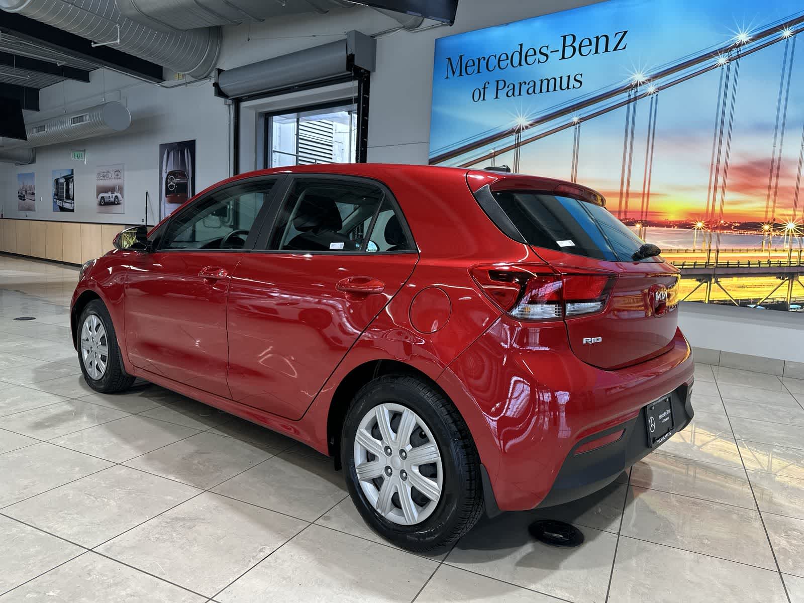 Thumbnail: 2022 Kia Rio - 16