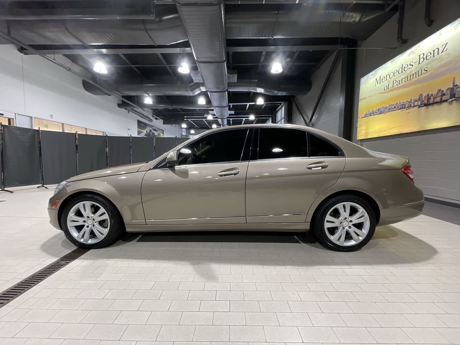 Thumbnail: 2009 Mercedes-Benz C-Class - 15