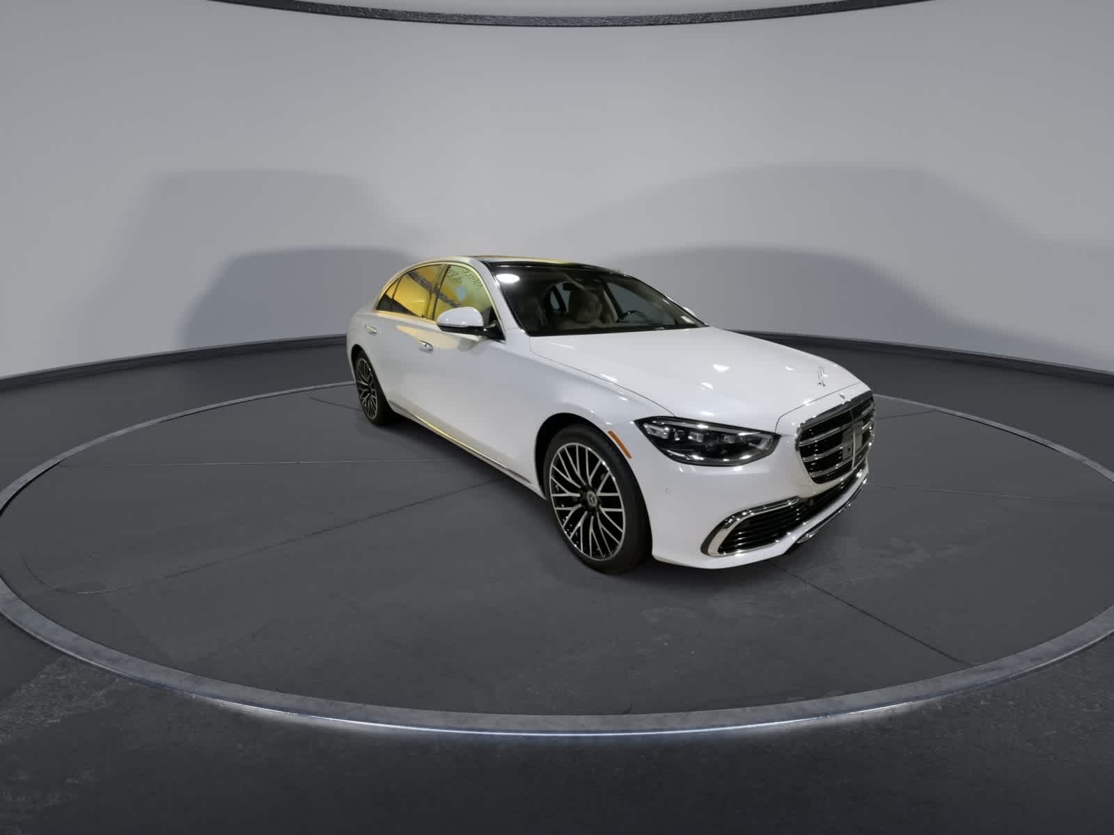 Thumbnail: 2024 Mercedes-Benz S-Class - 3