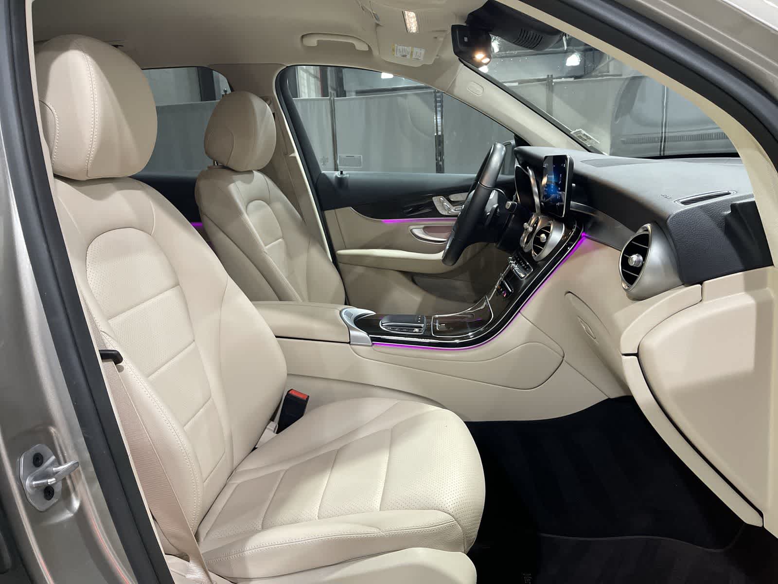 Thumbnail: 2022 Mercedes-Benz GLC - 26