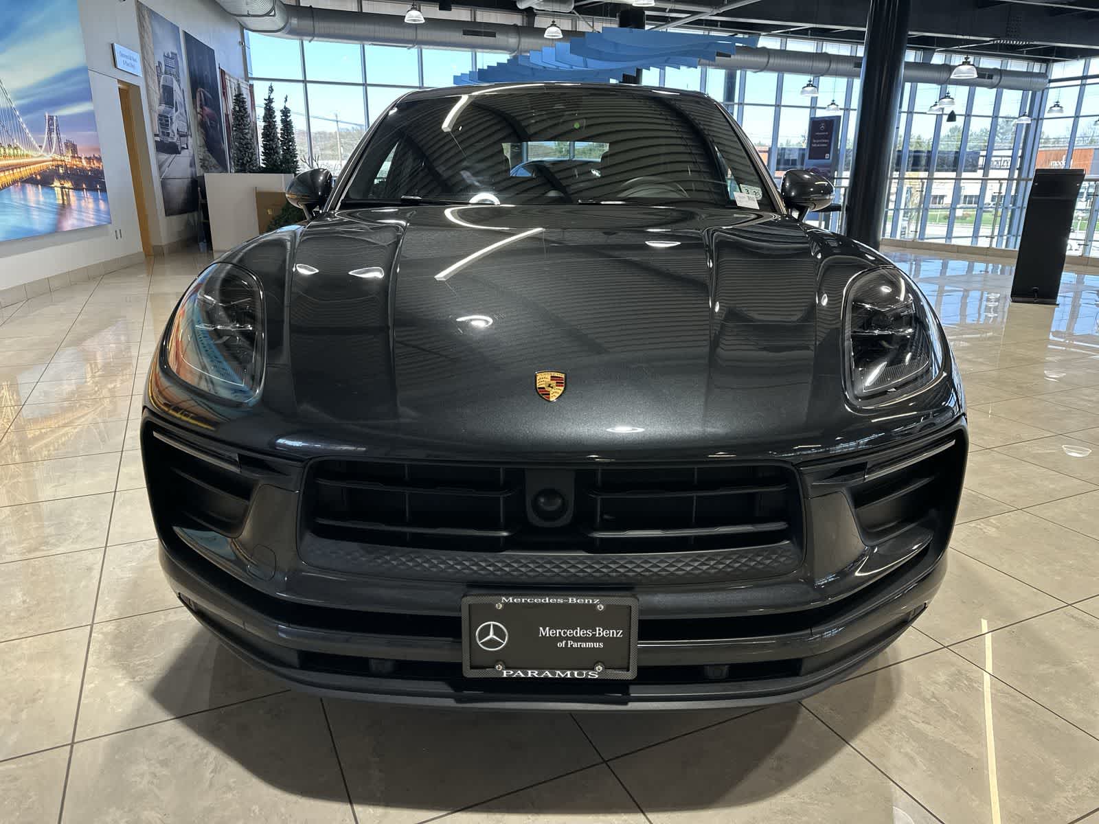 Thumbnail: 2023 Porsche Macan - 18