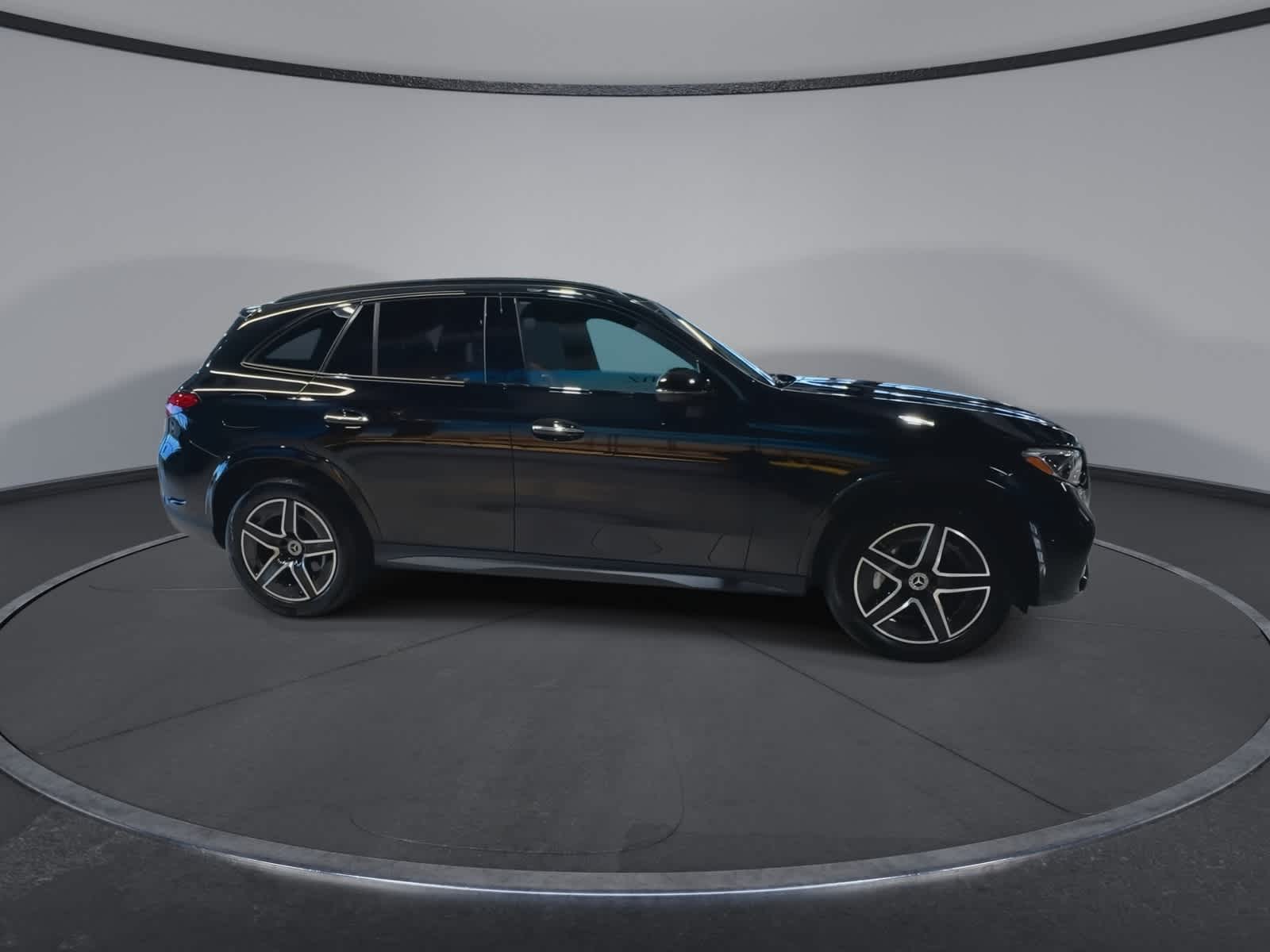 Thumbnail: 2025 Mercedes-Benz GLC - 13