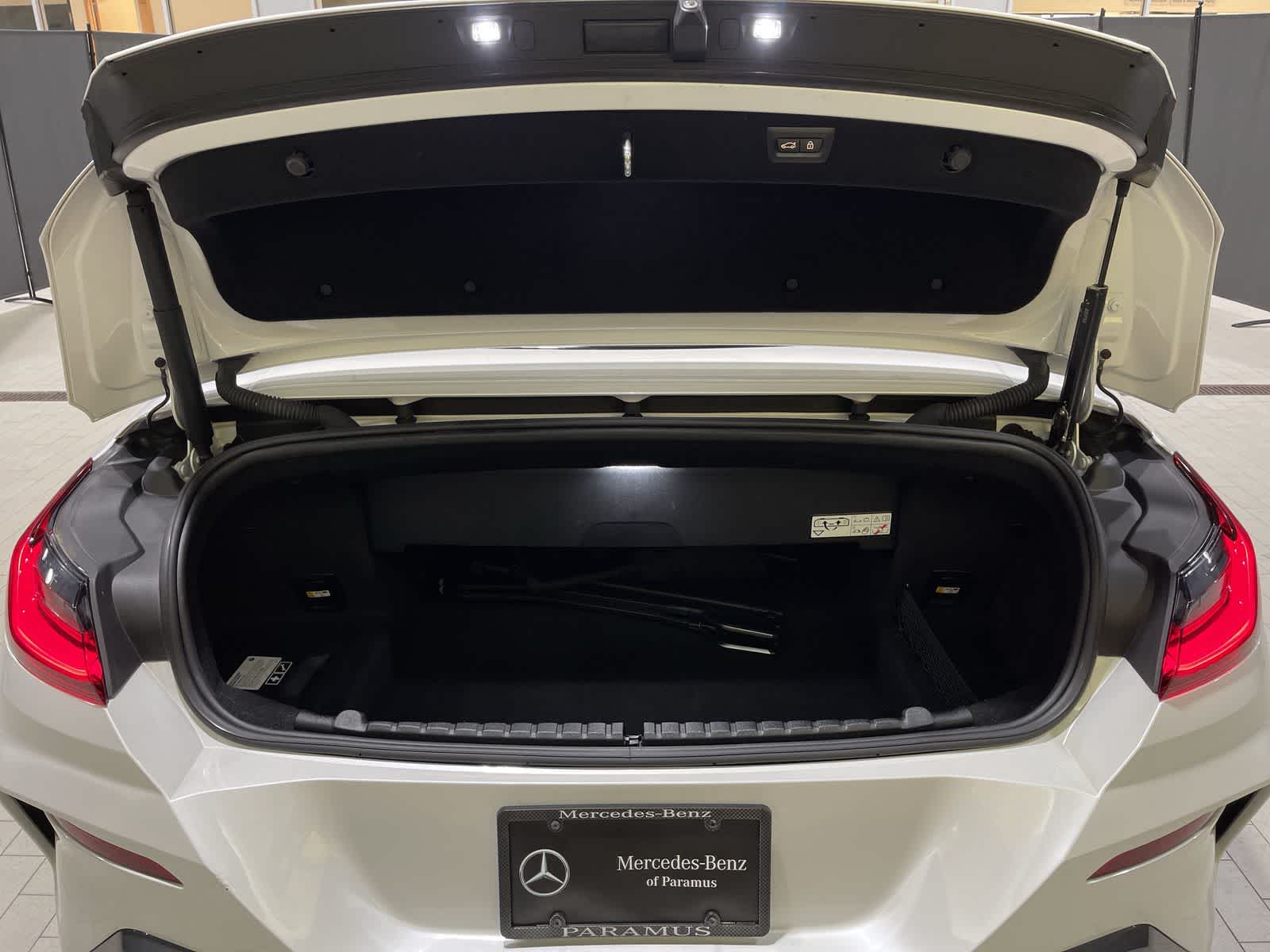 Thumbnail: 2019 BMW 8 Series - 31