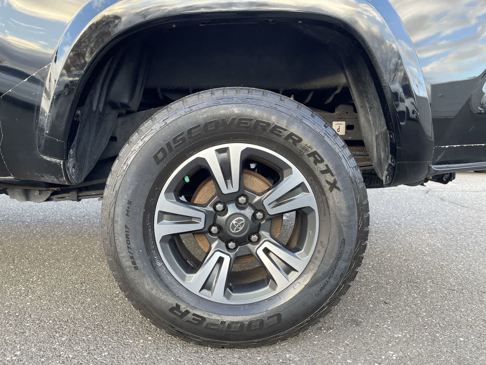 Thumbnail: 2016 Toyota Tacoma - 20