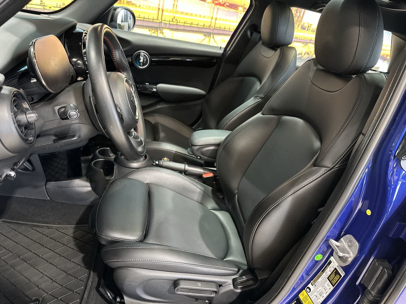 Thumbnail: 2021 MINI Cooper Hardtop - 23