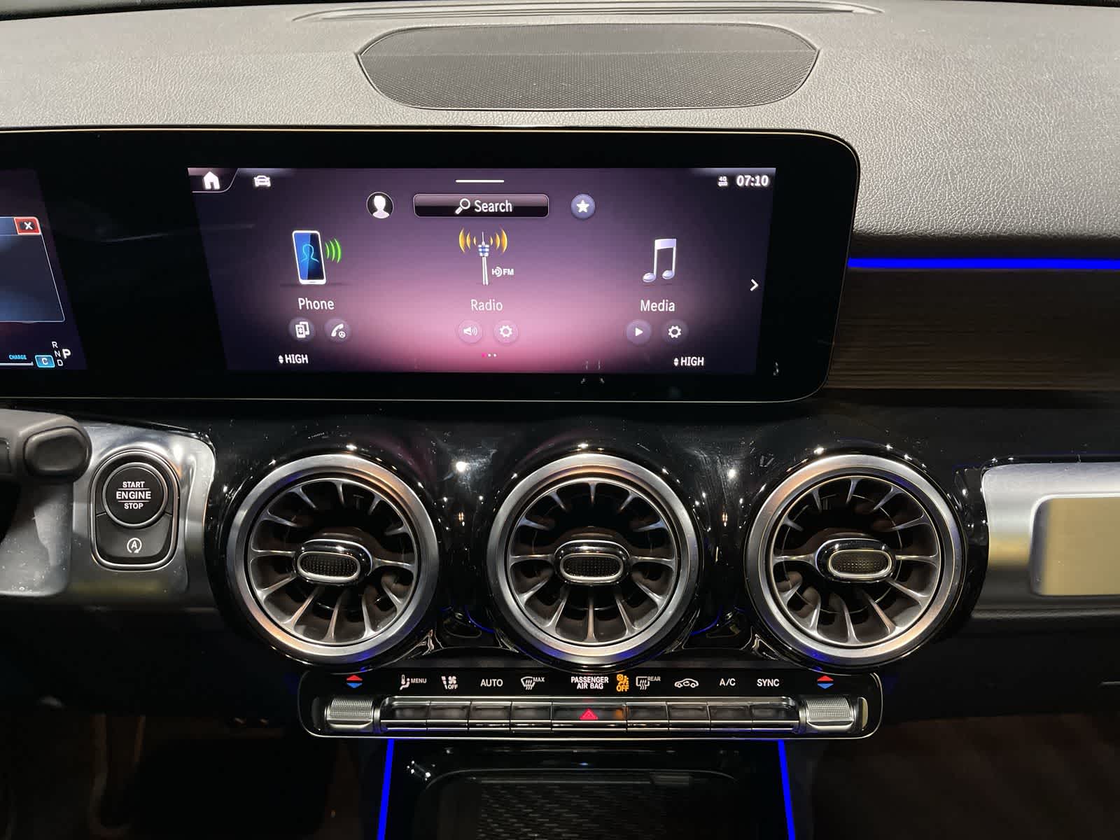 Thumbnail: 2025 Mercedes-Benz GLB - 28