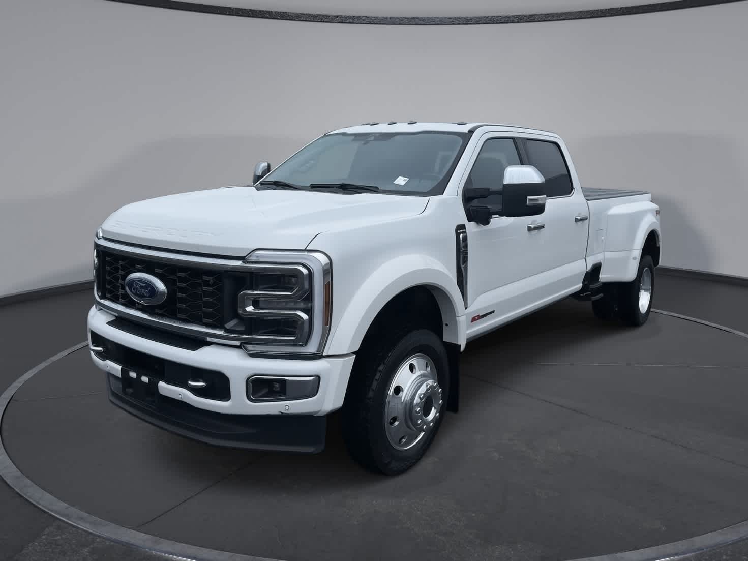 2024 Ford F-450  -
                  Paramus, NJ